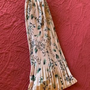 Metrowear pink floral skirt,  new , PL size, lined , excellent condition, NEW